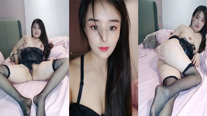 颜值爆表黑丝吊带极品美少妇,约个胖男啪啪操逼,就是鸡鸡太短了,带个套就摇起来一会缴枪