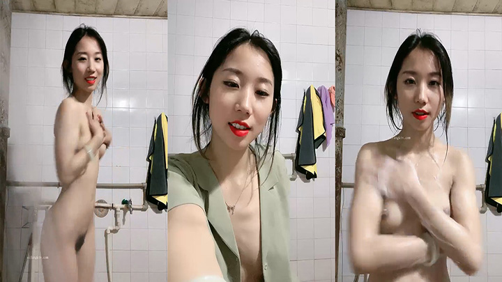 火辣裸聊洗澡画面,极品高颜值小姐姐一对一私密互动,制服诱惑让人血脉喷张!超劲爆录屏